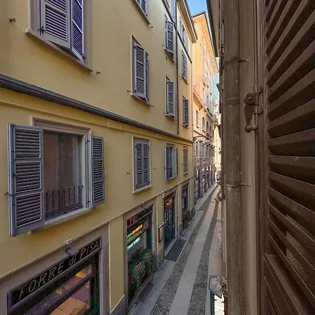 Flower - New Bright In Brera Apartment